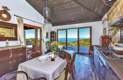 Gdinj Maison | Nice home in Gdinj with 2 Bedrooms, WiFi and Outdoor swimming pool