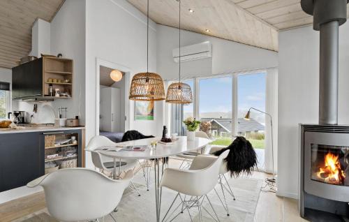 Diernæs Maison | Nice Home In Haderslev With Lake View