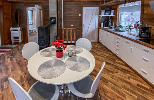 Knared Maison | Belle maison de 2 chambres à Kåphult