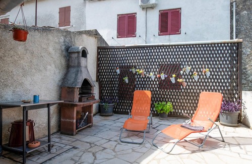 Cokuni Maison | Belle maison à Krnica avec WiFi
