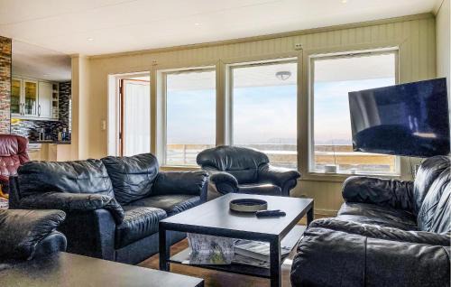 Bogoyvaer Maison | Nice Home In Kverva With Wifi