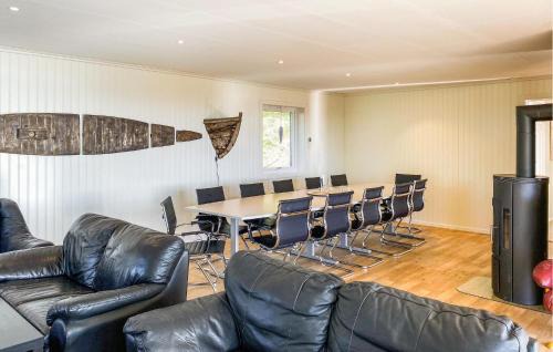 Bogoyvaer Maison | Nice Home In Kverva With Wifi