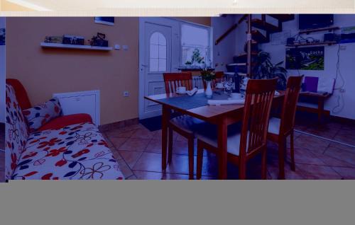 Licko Lesce Maison | Nice Home In Licko Lesce With Wifi