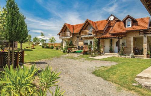 Licko Lesce Maison | Nice Home In Licko Lesce With Wifi