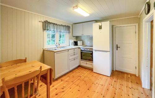 Gran Maison | Nice Home In Sagstua With Lake View