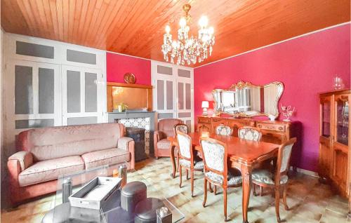 Bourthes Maison | Nice Home In Senlecques With Kitchen