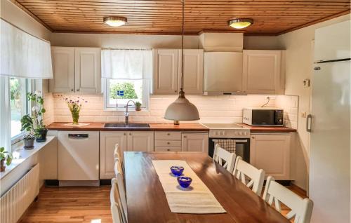 Tranas Maison | Nice Home In Tranås With Kitchen