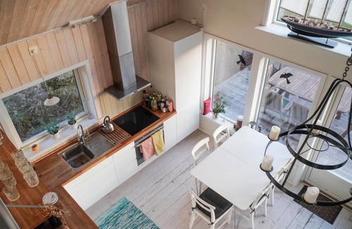 Vato Maison | Belle maison à Väto avec vue sur la mer