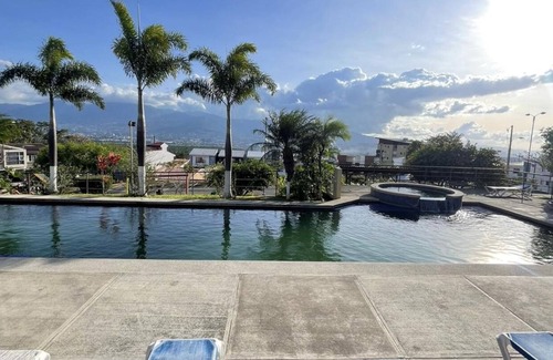 Heredia Maison | Nice house 15 from the airport great rooftop view in heredia , 24/7 security…..