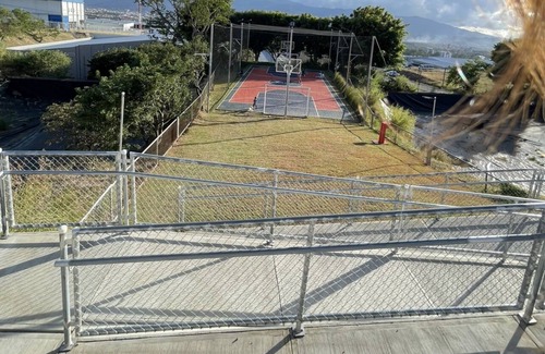 Heredia Maison | Nice house 15 from the airport great rooftop view in heredia , 24/7 security…..