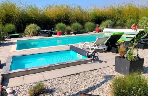 Bourran Maison | Gîte Mara des Bois - Pigeonnier de Saint-Vincent. Jardin, piscine, terrasse