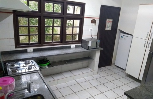Sao Sebastiao Maison | Camburizinho PROCHE DU PONTE À 100 m de la plage, avec maison, 4 chambres à coucher