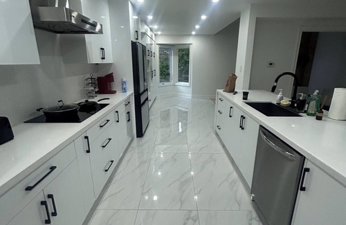 London Maison | Nice house walking distance to western university,3500sq renovation property