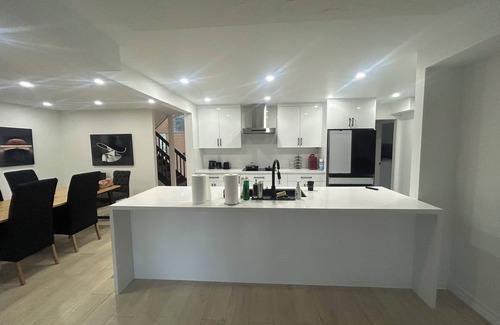 London Maison | Nice house walking distance to western university,3500sq renovation property