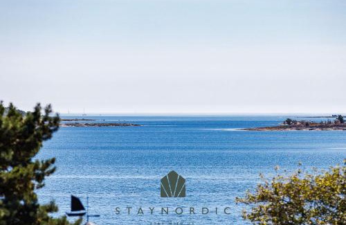 Sissehall Maison | Nice house with a panoramic view of the sea on beautiful Hasslo outside Karlskrona