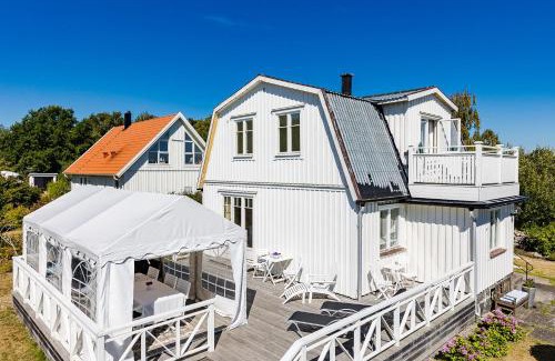 Sissehall Maison | Nice house with a panoramic view of the sea on beautiful Hasslo outside Karlskrona