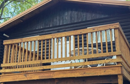 Cambridge Cabine | Nice log cabin on back country road with peace, quiet and the amenities of home