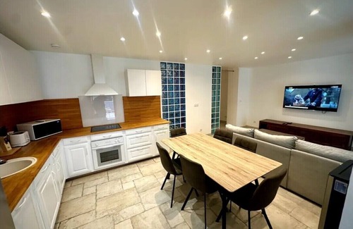 Saint-Roch Appartement | Nice Appartement moderne avec piscine chauffée, terrasse, garage et tram à 2 min