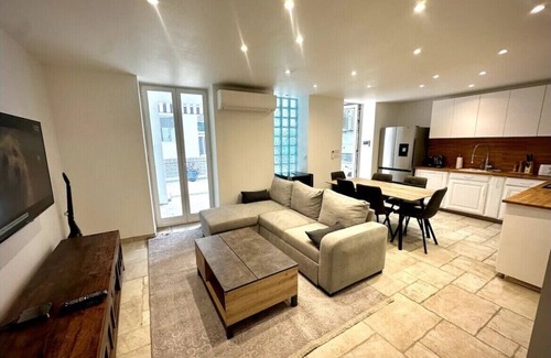 Saint-Roch Appartement | Nice Appartement moderne avec piscine chauffée, terrasse, garage et tram à 2 min