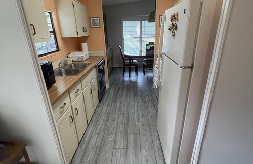 Lake George Maison | Nice quiet home just minutes by boat to Silver Glen, Salt Springs