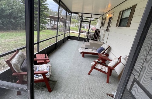 Lake George Maison | Nice quiet home just minutes by boat to Silver Glen, Salt Springs