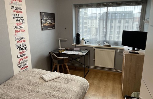 Saint Nicolas - Charles III - Ville vieille - Trois Maisons - Leopold Lit Et Petit-Déjeuner | Chambre sympa