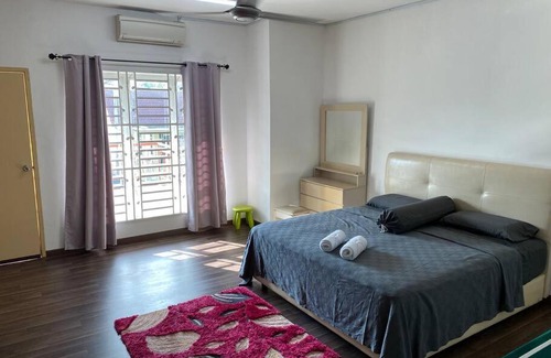 Baru Sikamat Maison | Nice Seremban 2 1/2 storey house with 4 rooms