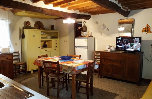 Santa Lucia Maison | Petite maison "rustique" avec jardin et vue imprenable sur la côte Versilia