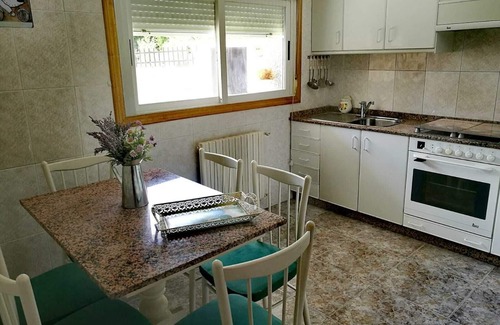 Reza Maison | Belle maison en pierre à "El Balcón de Orense"
