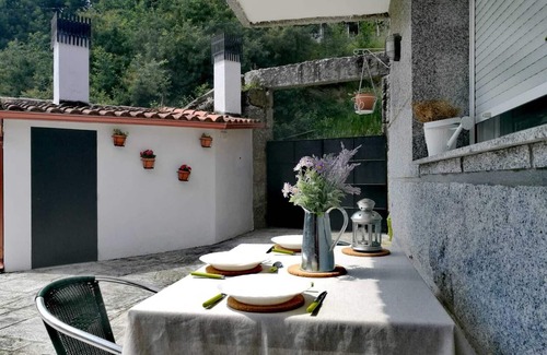 Reza Maison | Belle maison en pierre à "El Balcón de Orense"