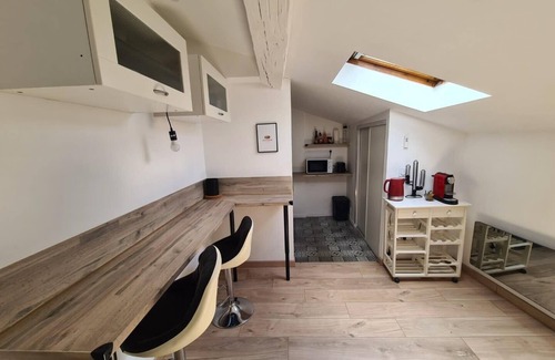 Marengo - Jolimont Appartement | Nice studio under the roof ideal for 2 in Toulouse