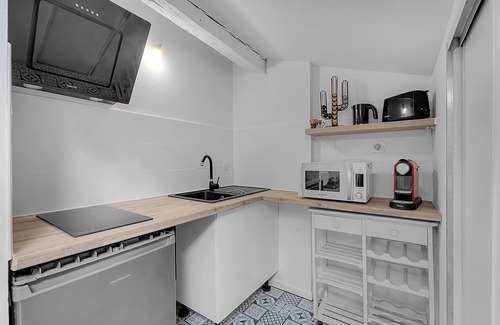 Marengo - Jolimont Appartement | Nice studio under the roof ideal for 2 in Toulouse