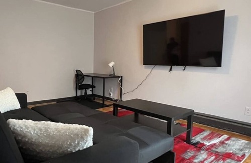 Saint-Leonard Appartement | Nice Two Bedroom Apartment in Montreal