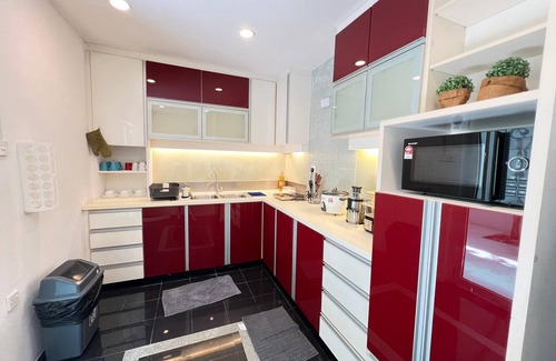 Downtown George Town Maison | Nicely designed, serene and close to popular eateries and places of interest.