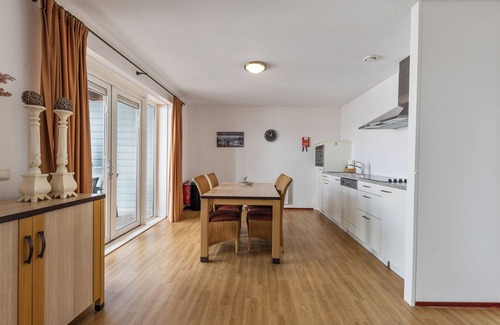 Municipality of Hellevoetsluis Appartement | Nicely furnished 4-pers. apartment with unique harbor view located at Cape Helius holiday park.