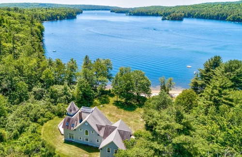 West Poland Maison | LE PLUS BEAU LAC DE MAINE - PLAGE PRIVÉE - LUXE!