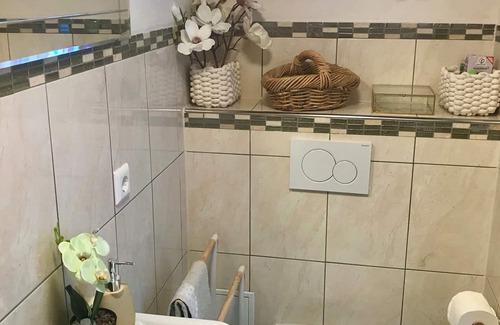 Busterbach Appartement | Nichoir Doiseaux Perché
