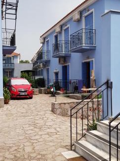 Petra Maison | Nicholas House