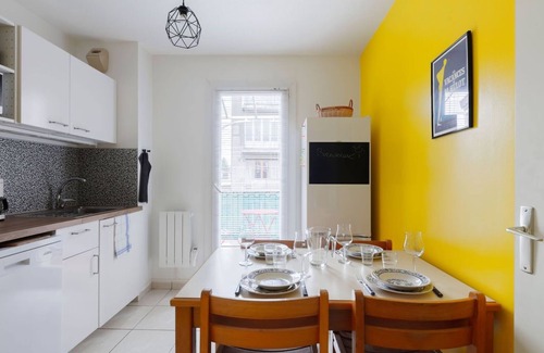 Quartier Chorier-Berriat Appartement | Nicolas III: 2 chambres, parking, balcon, confortable et calme