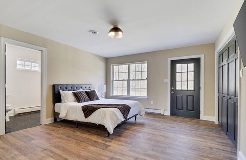 Kresgeville Maison | Nicole’s Place PA · Luxe Lrg Pocono House for 18 Hot Tub/Gameroom/Pool