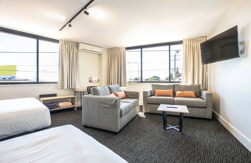 Annerley Hôtel | Nightcap at Chardons Corner Hotel