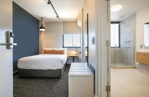 Annerley Hôtel | Nightcap at Chardons Corner Hotel