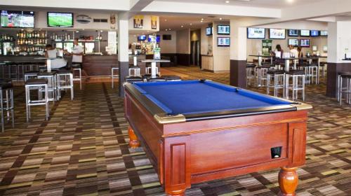 Manoora Hôtel | Nightcap at Edge Hill Tavern