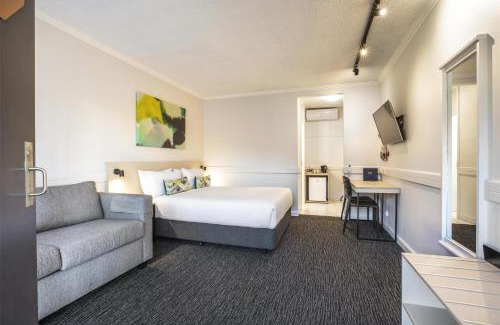 Chadstone Hôtel | Nightcap at Matthew Flinders Hotel