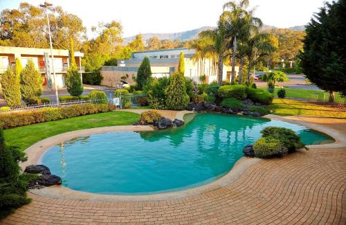 Mount Evelyn Hôtel | Nightcap at York on Lilydale