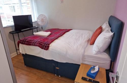 Hemel Hempstead Appartement | NightRest Homes Smart TV In Each Room - Parking - Hemel Hempstead