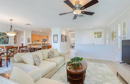 Princeville Copropriété | Nihilani 18C Newly renovated plantation style home