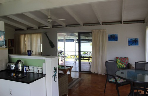 Nikao Tapere Maison | NIKAO COTTAGES UNIT 5 : Positioned directly on the beach with amazing sea views.