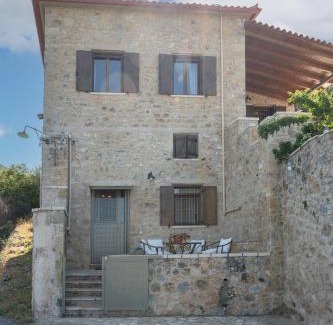 Kalamata Appartement | Niki's Tower - Stone Gems by the Sea