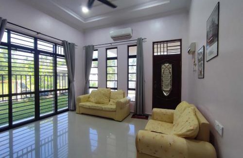 Kampung Pagar Besi Maison | NikNa Homestay Batu Rakit - WIFI